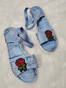 🎀 Denim Rose Embroidered Sandals ❤️