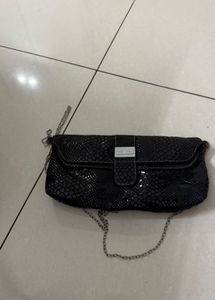 Chic Black Textured Shoulder Bag