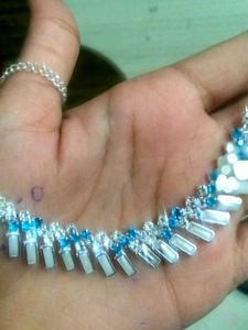 Twinkling Neck Chain With Small Earrings....
