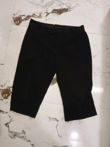 36 waist Black capri Pants