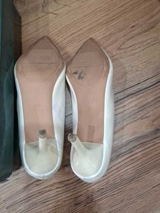 Chic Cream Pointed Toe Heels