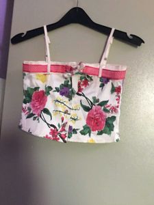 Chic Floral CropTop with Adjustable Straps.Bust:26
