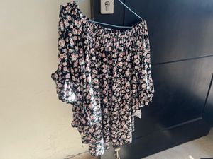 Off-Shoulder Floral Print Blouse
