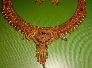 Elegant Gold-toned Necklace Set