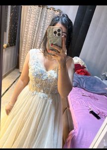 Elegant Embellished Gown🎀❤️