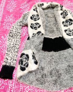 Women Black &amp; White Rose Design Sweater With Stylish Hoodie