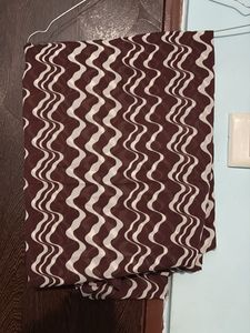 Chic Brown &amp; White Wave Pattern saree