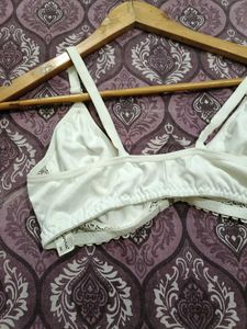 Comfortable White Everyday Bra(fixed price)