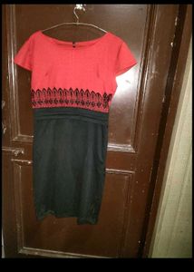 Chic Red &amp; Black Lace Pencil Dress