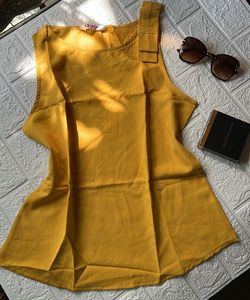 Mustard formal top