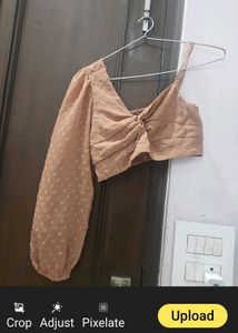 Chic Textured One-Sleeve Crop Top