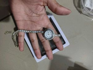 Elegant Women's Watch with Bracelet