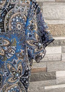 Stylish Blue Paisley Print Top