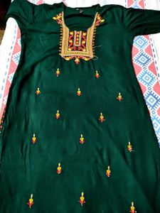 Elegant Green Embroidered Kurta