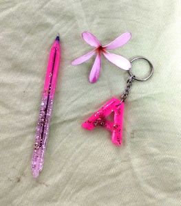 Sparkly "A" Letter Keychain & Pen Set