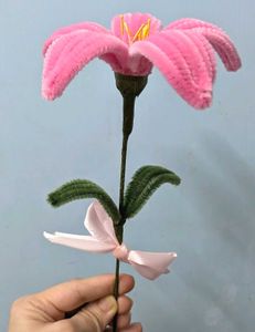Beautiful Lily single piece flower