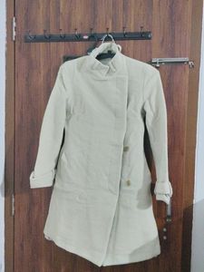 Offwhite Overcoat For Slim N Stylish Women