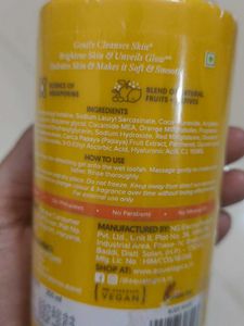 Aqualogica Glow Squishy Shower Gel