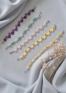 Any 3 Beaded Flower Bracelets🐚