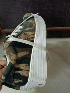 Stylish Camouflage Map Sneakers