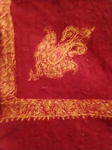 woolen shwal Elegant maroon Embroidered
