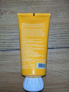 Vitamin- E Super Bright Gel Face Wash