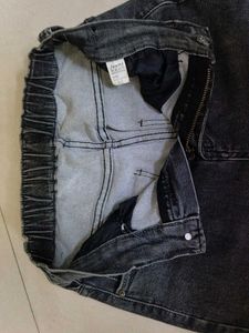 woman high-waist capri shorts.