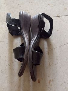 Stylish Black Flat Sandals