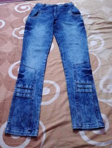 Stylish Blue Wash Jeans with Embellished Details