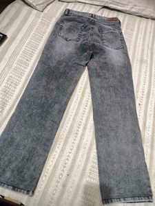 Trendy Acid Wash grey jeans