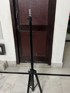 Blushia Adjustable Tripod Stand For Hair Dummy