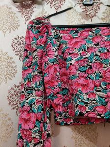 Floral Puff Sleeve Crop Top