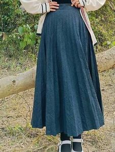 Elegant woolen Skirt