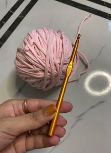 price drop Crochet Yarn & 6mm needle