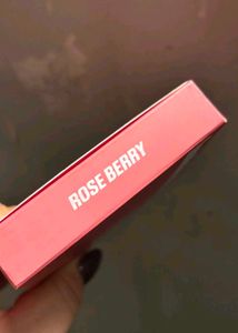 huda beauty Blush Palette