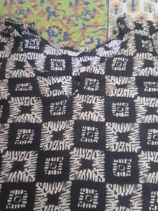 Stylish Black &amp; White Printed Kurta