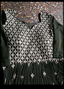 Elegant Black &amp; White Embroidered Kurti Set