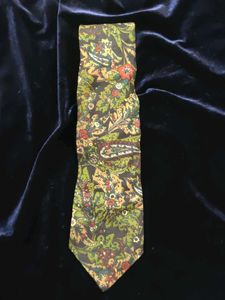 Vintage Floral Pattern Tie