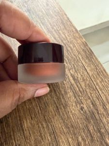 Charlotte Tilbury eyeshadow pot