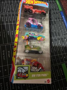 Hot Wheels HW Fun Park - 5 Car Pack