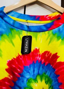 Vibrant Tie-Dye Cropped Long Sleeve Top