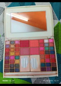eye shadow