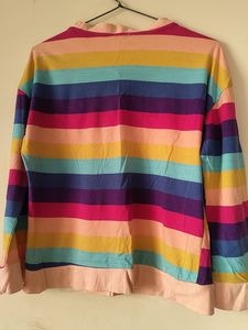Sweatshirt.