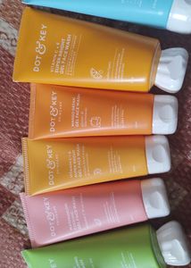 DOT & KEY Face Wash