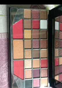 RL Beauty Versatile Makeup Palette with Eyeshadows