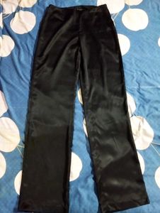 Chic Black Wide-Leg Satin Pants