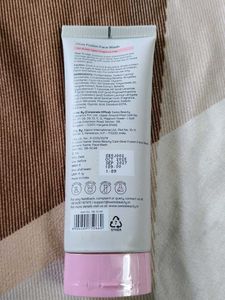 Swiss Beauty Glow Fusion Face Wash