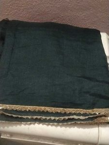 Elegant Emerald Green Saree with blouse peice