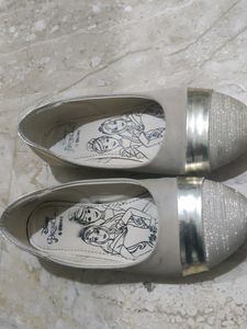 Kid Girls Footwear Balley Size 31 Age Approx 5-7 Years Off White And Golden Colour Party Wear