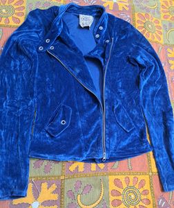 Gorgeous GUESS brand Jacket For Women. Royal Blue